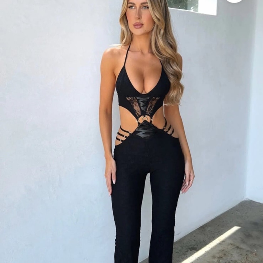 Black bodysuit / jumpsuit